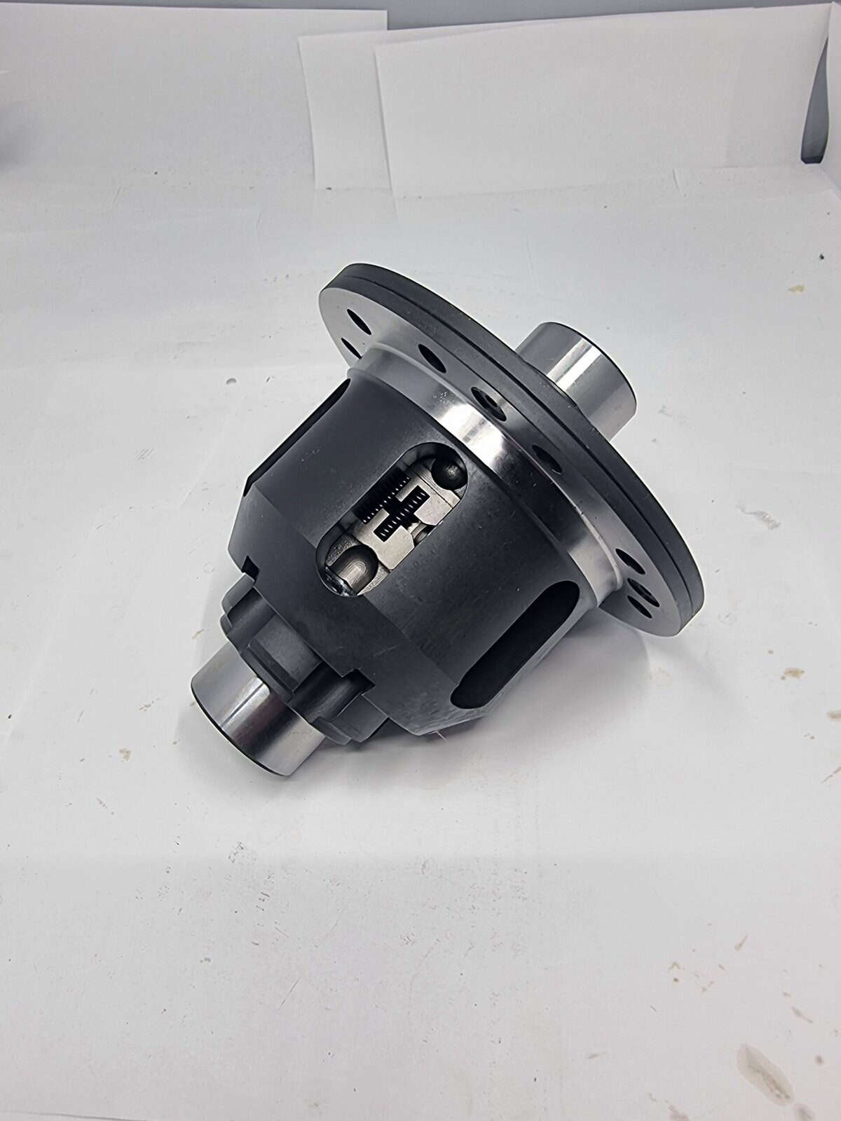 Tenaci LSD diferentsiaal – 27 nuudiga Volvo 1030-1031