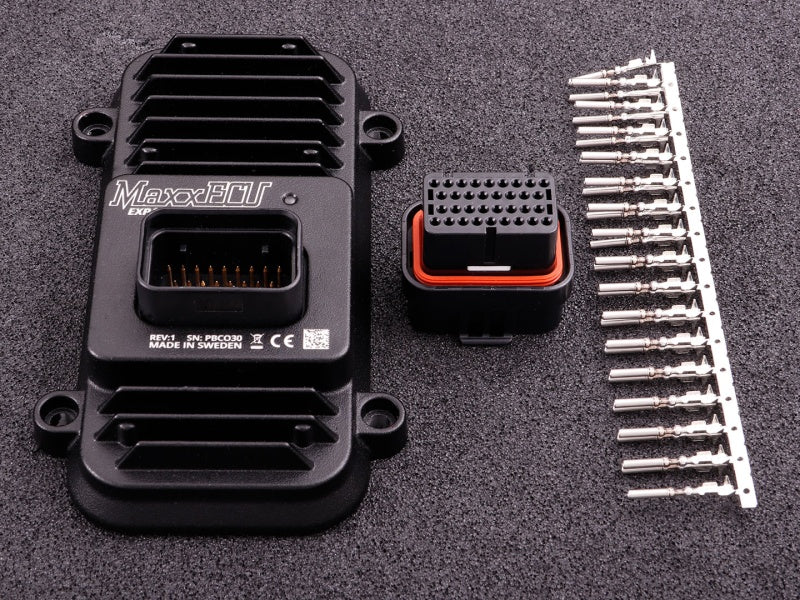 MaxxECU Expansion Module pistikute komplektiga