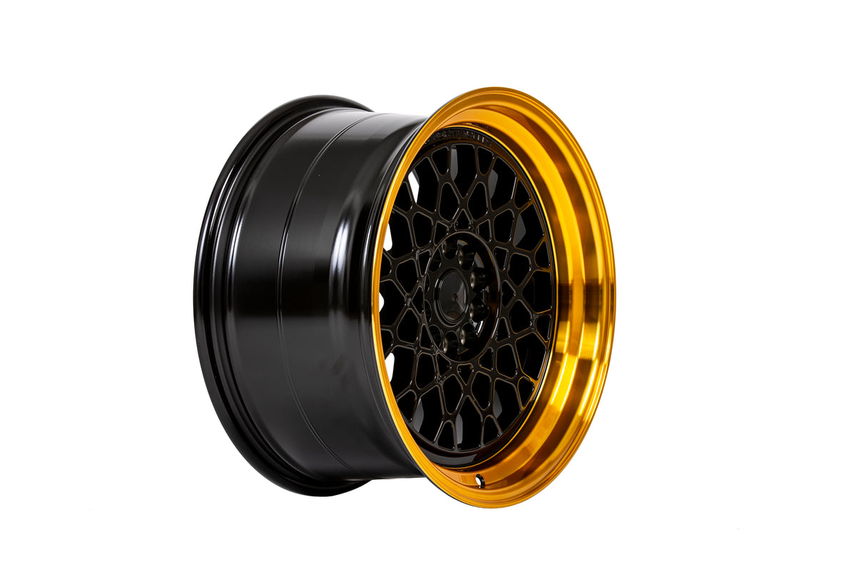59North D-008 – Gloss Black / Gold Lip