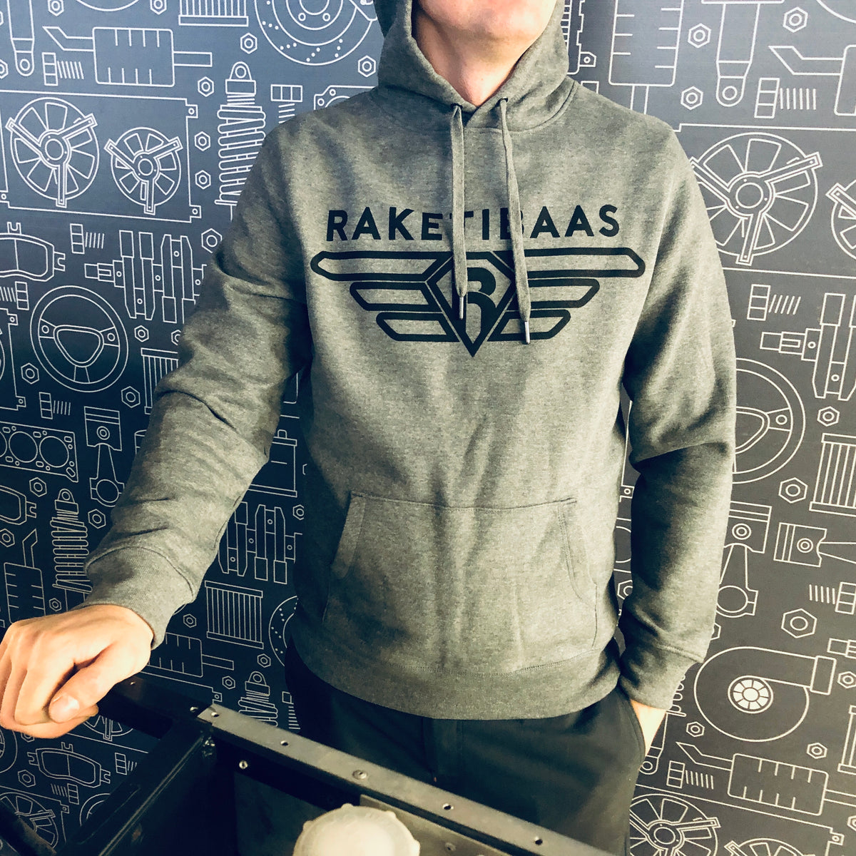 "Raketibaas" Dark Grey Hoodie Peamine pilt